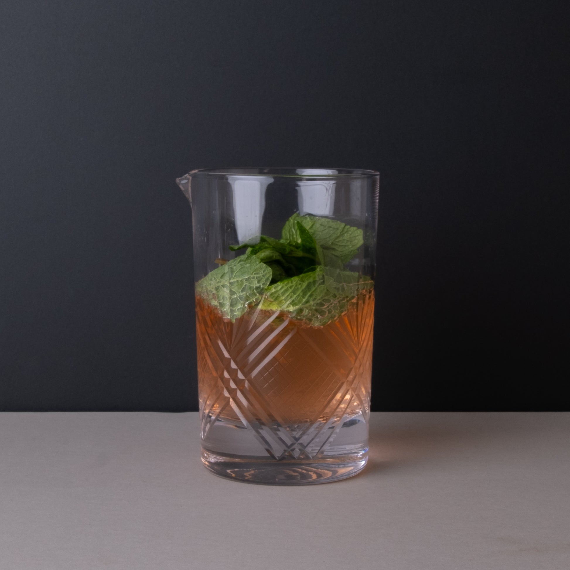 M&B Handmade Daintree Cocktail Mixing Glass (600ml)